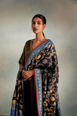 Shop the best of Banarasi sarees, dupattas and lehengas at Roliana New Delhi