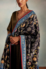 Shop the best of Banarasi sarees, dupattas and lehengas at Roliana New Delhi