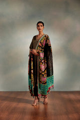 Shop the best of Banarasi sarees, dupattas and lehengas at Roliana New Delhi