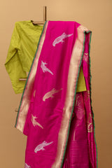A Rani pink pure handwoven benarasi silk saree with zari parrot bootas all over by Roliana Weaves. Best Banarasi sari online.