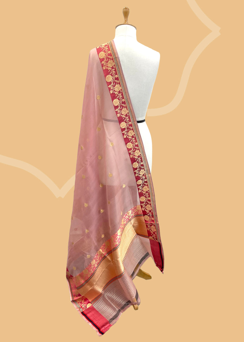 Blush Pink Organza Handwoven Banarasi Dupatta by Roliana Weaves. Shop the best of Banarasi sarees, dupattas and lehengas at Roliana New Delhi